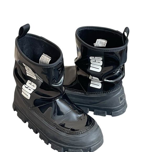 UGG Women's Classic Sherpa lined Brellah Mini Boot 1144059 -
Ladies Size 6 - Picture 1 of 12